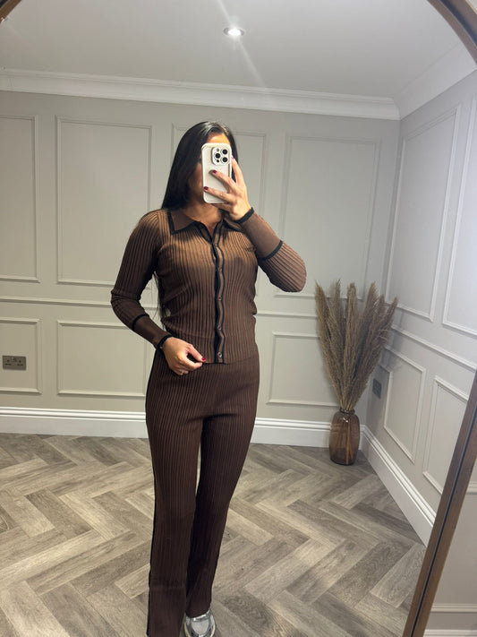 Brown and Black Ribbed Lounge Set